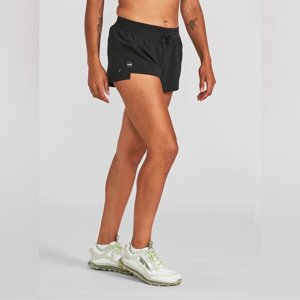 Janji 3" AFO Middle Shorts - Women's NWT